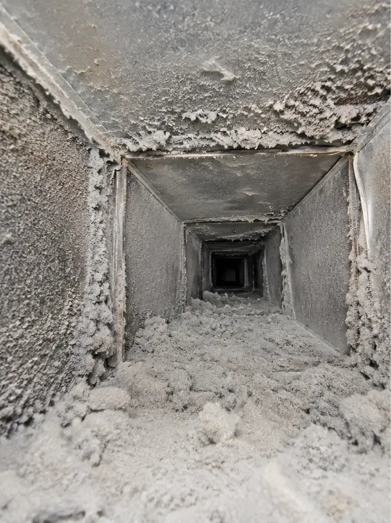 Dirty duct before cleaning